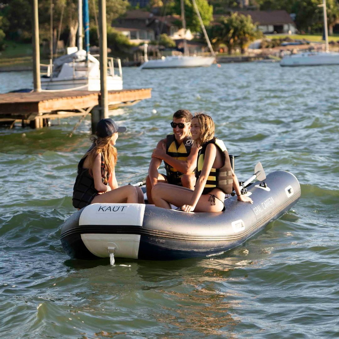 Bote Inflable 3.3 m - Piso alumnio - 4 personas - Gral. Carrera